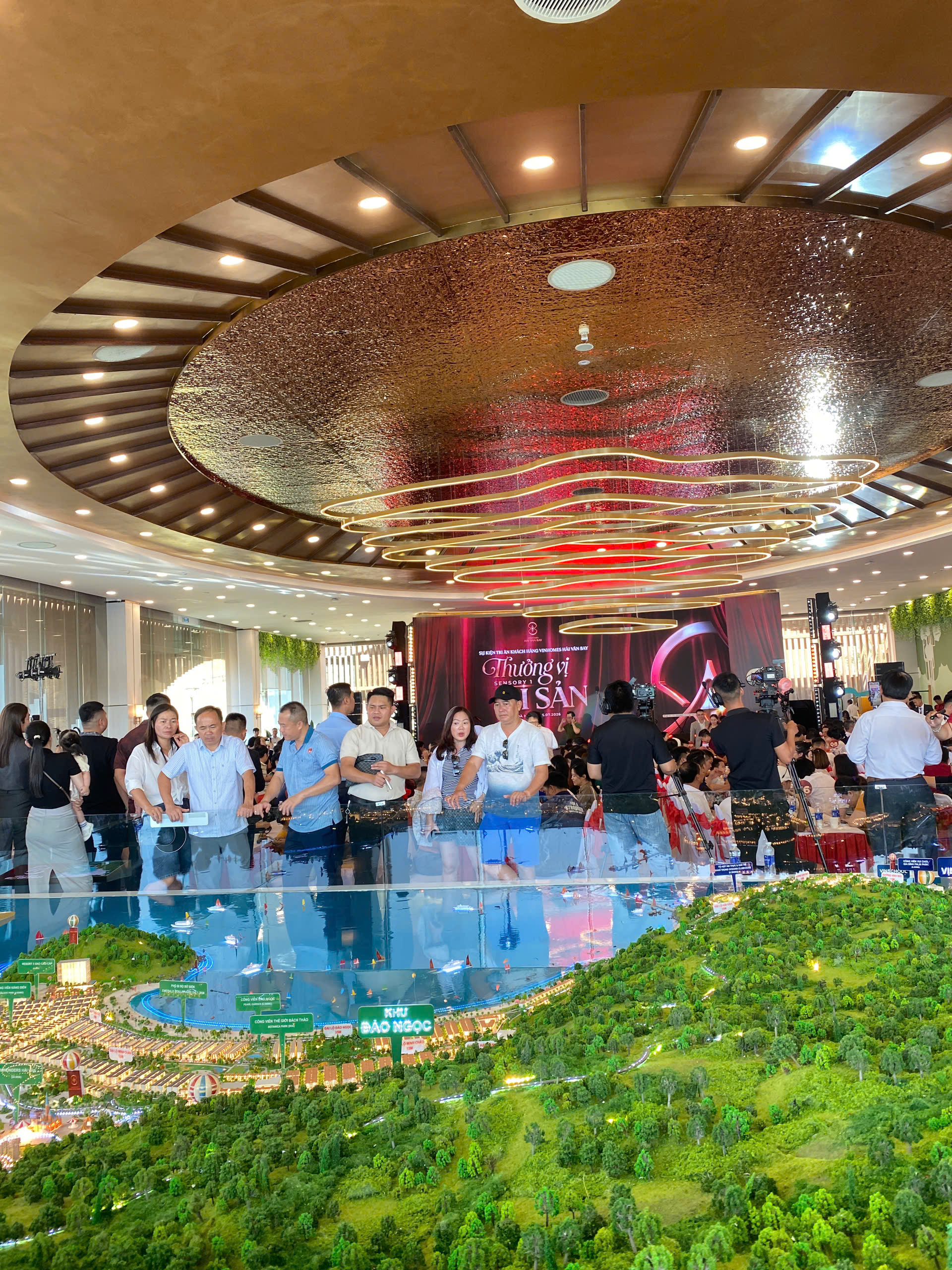 Đêm gala vinh danh chiến thần SG55 – VARS Awards